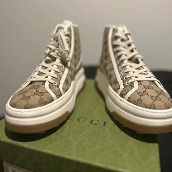 Authentic NWT Gucci Brown Patterned High-Tops with White Accents - Picture 6 of 7